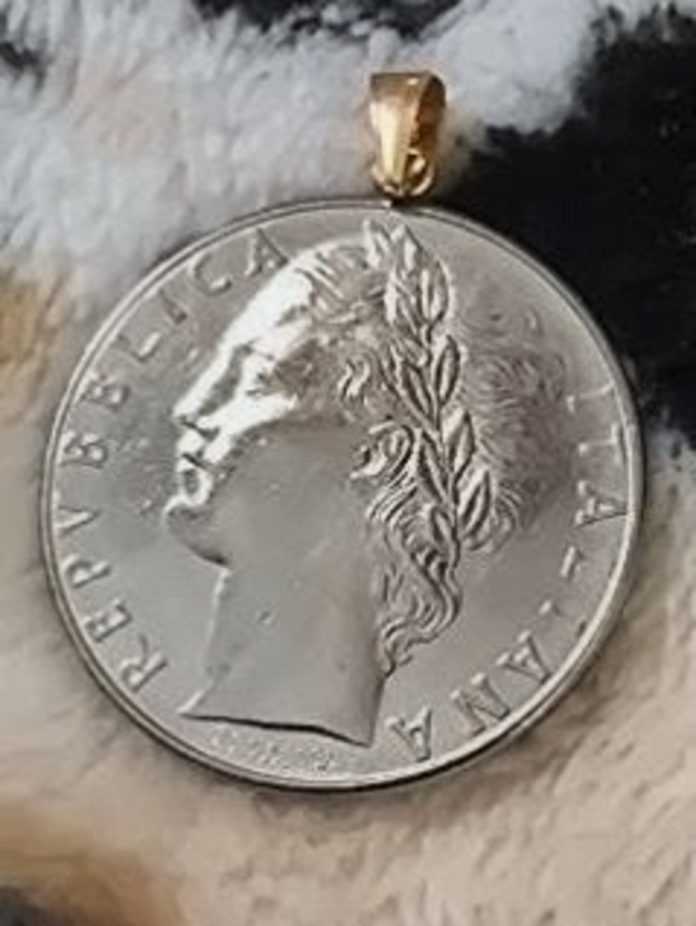 Vintage Italian 100 Lire Coin Pendant – Repubblica Italiana Minerva Stainless St